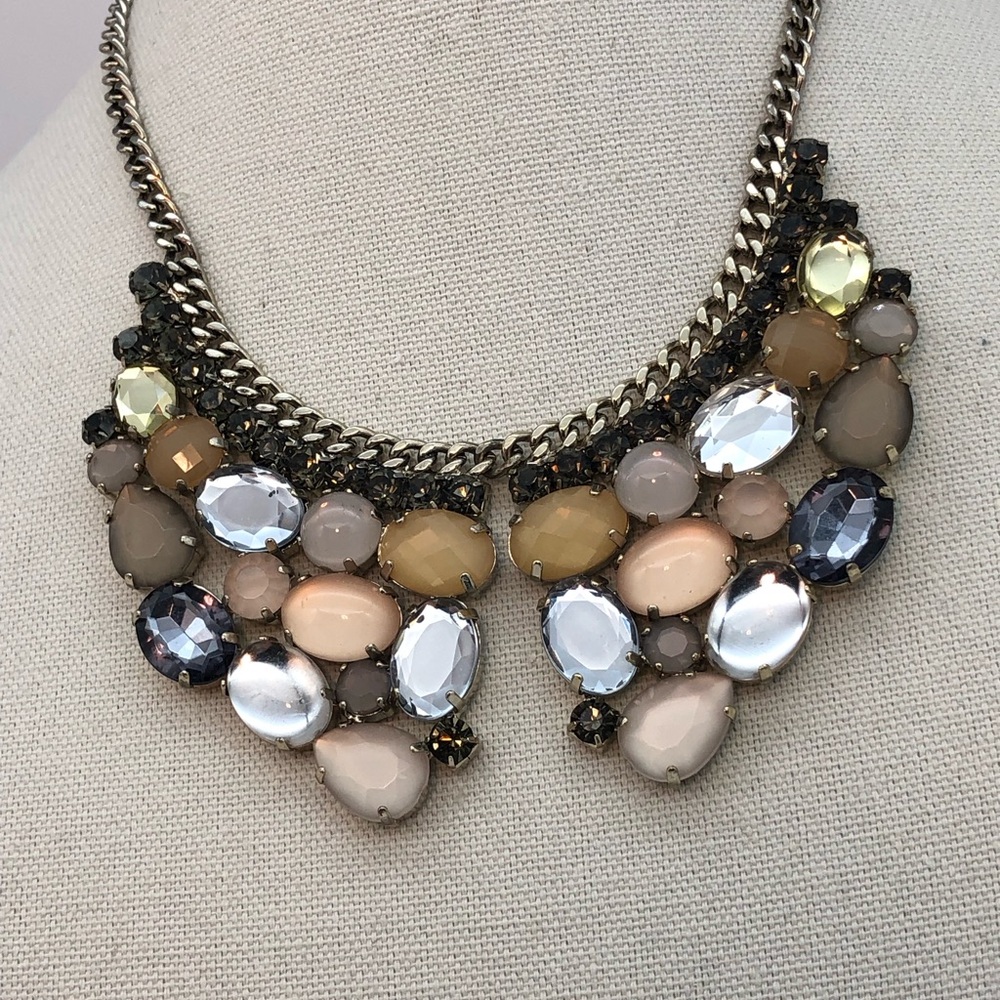 Loft by Ann Taylor Collar Style necklace